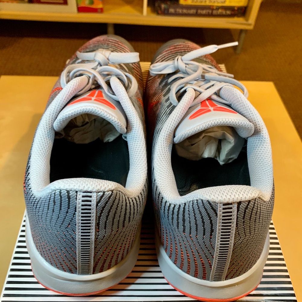 Nike Kobe KB Mentality 2   (818952 004) size 12 - Picture 8 of 8